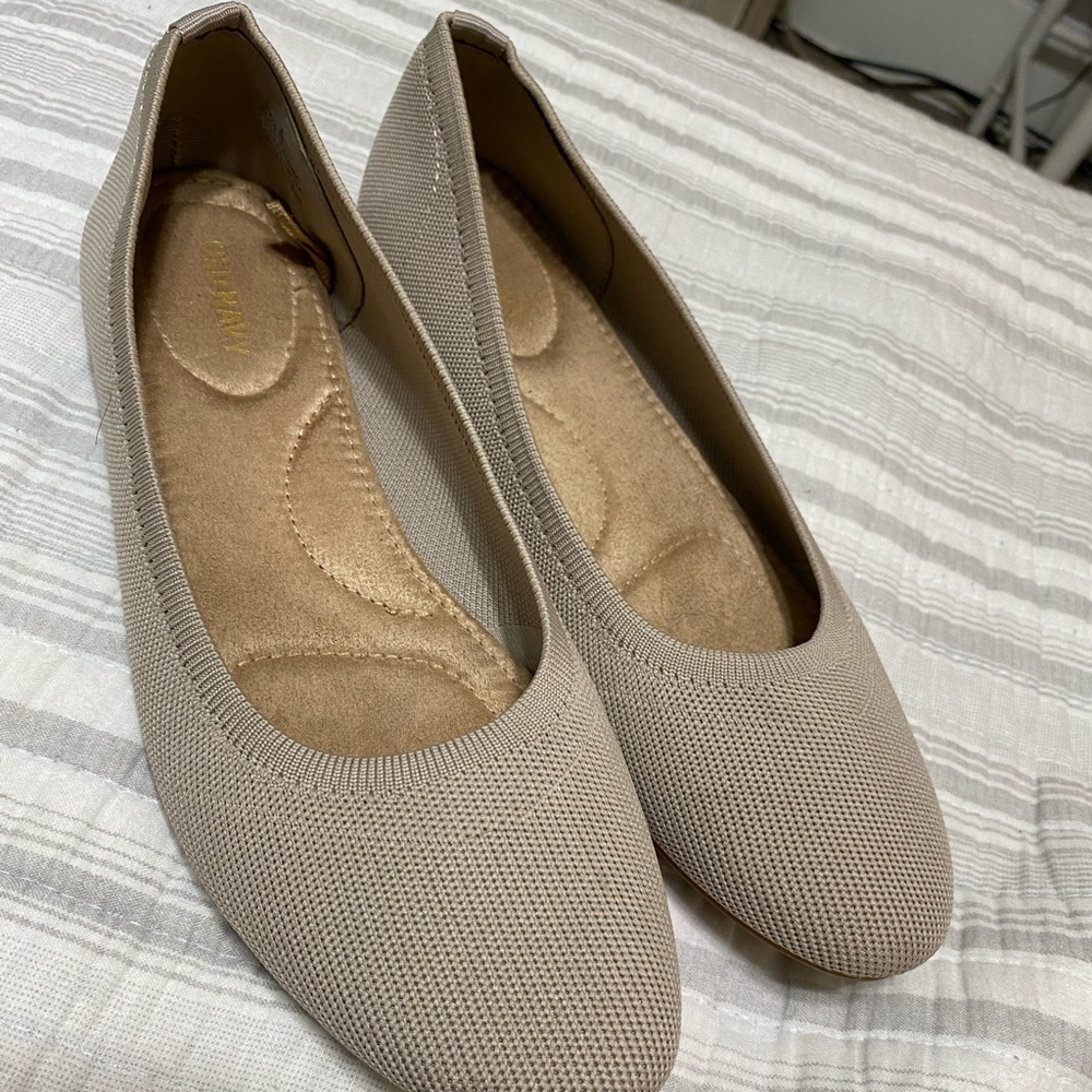 Size 8 Nude Flats!
